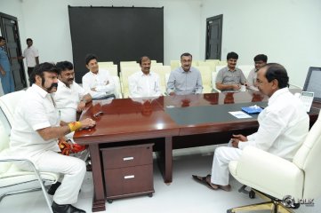 Balakrishna Meets CM KCR